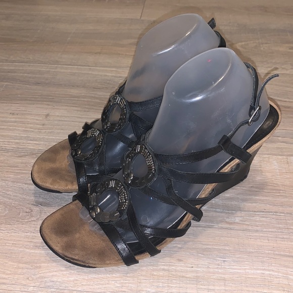 Kenneth Cole Reaction black Cedar Dining leather wedges - Picture 2 of 9